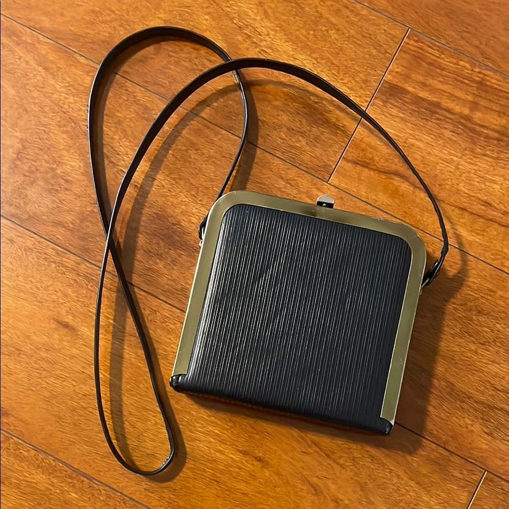 Vintage Black Leather Crossbody bag with Gold Metal Frame Lock